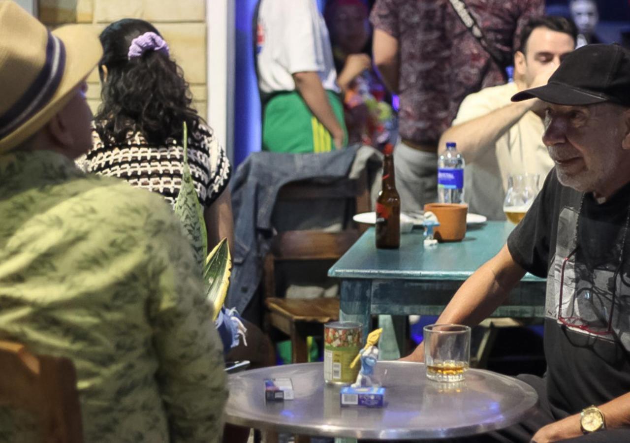 Casa Almarita - Hostal, Bar Y Restaurante Medellín Exteriör bild