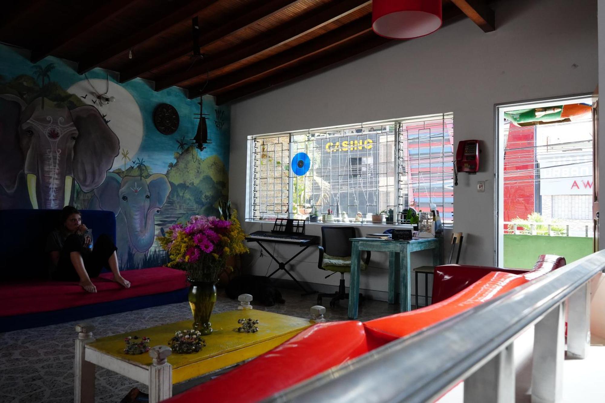 Casa Almarita - Hostal, Bar Y Restaurante Medellín Exteriör bild